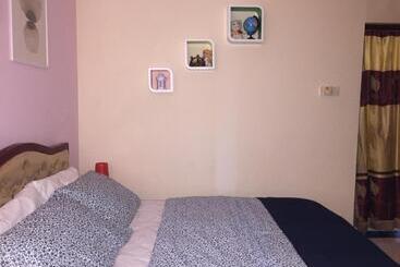 بنسيون Ivory Home Stay & Self Catering Guest House