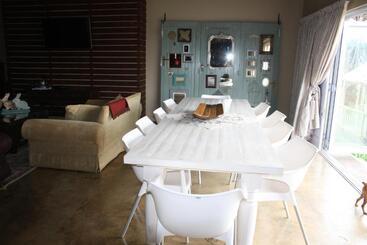 بنسيون Jelani Guest House