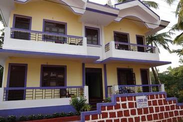 פנסיון Lobo S Guesthouse