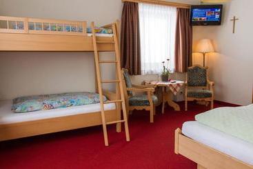 تختخواب و صبحانه Landhaus St. Georg