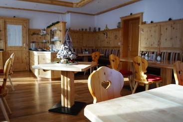 تختخواب و صبحانه Landhaus St. Georg