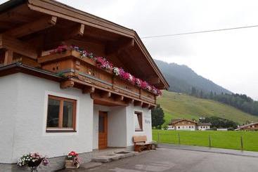 تختخواب و صبحانه Ski & Bike Pension Maria