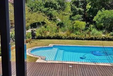 פנסיון Hillscapes Guesthouse