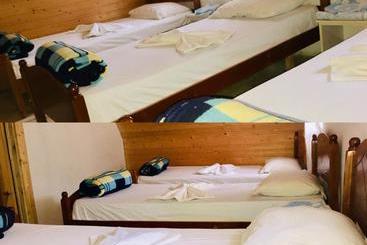 پانسیون Guesthouse Dritan Tethorja