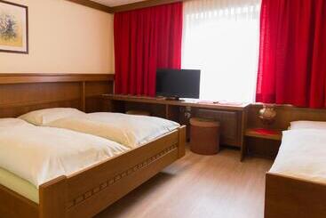 הוסטל Gasthof Mandorfer