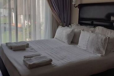 פנסיון Makhadzi S Cloud Lodge