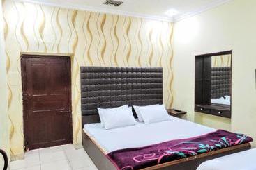 پانسیون Roop Guest House