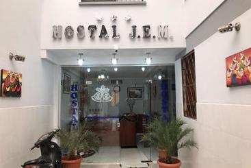 هاستل Hostal Jem