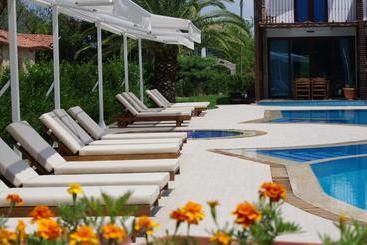 Aydos Suites