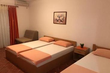 پانسیون Guesthouse Mb Knezevic
