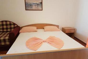 پانسیون Guesthouse Mb Knezevic