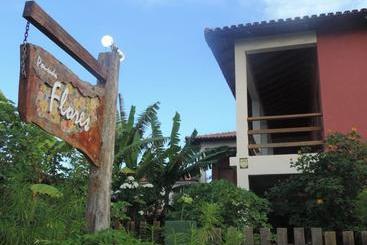 פנסיון Pousada Flores