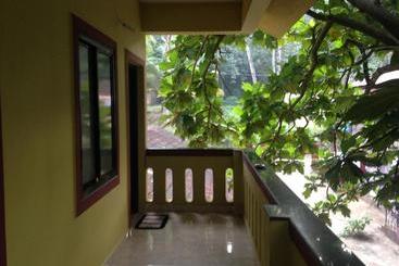 پانسیون All Seasons Guest House