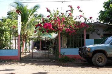 پانسیون Osa Surf House