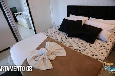 Пансион Pousada Anjos   à 2 Quadras Do Mar