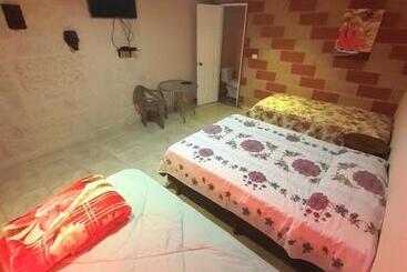 מלון כמוסות Hospedaje Rampolla's