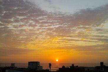 ペンション Lola Hosting