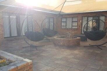 بنسيون The Green Olive Guesthouse