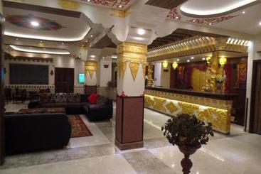 הוסטל The Lindsay Cheu Den