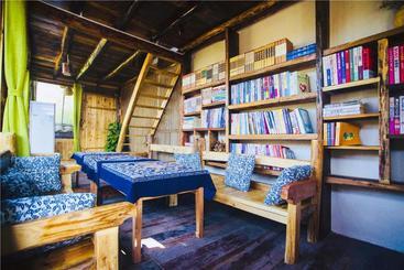 پانسیون Dielianhua Cowherd Inn Zhangjiajie