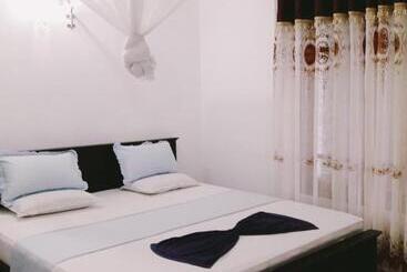 بنسيون Royal Resort