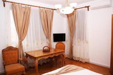 پانسیون Casa Craiova Nuova