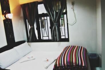 پانسیون Woodstock Hostel