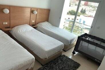 هتل آپارتمان Puerto Marino