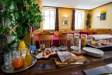 Общежитие Auberge Communale Chez Yann