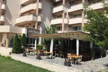 Aparthotel Lucky Family