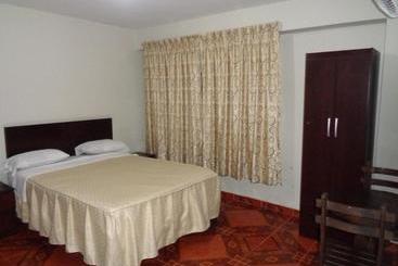 هاستل Antares Inn