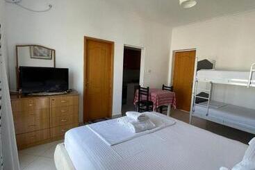 هتل آپارتمان Vila Florand Sela