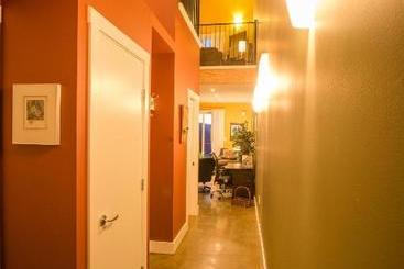 پانسیون Crooked Tree Guest Suites