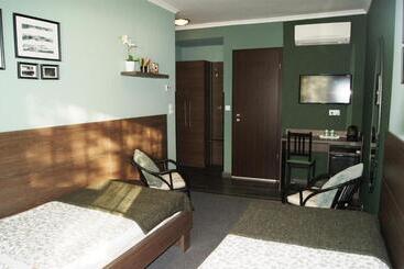 פנסיון Bellevue Vendégház 2