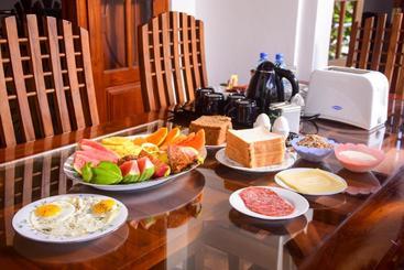 پانسیون Channa Villa & Tours