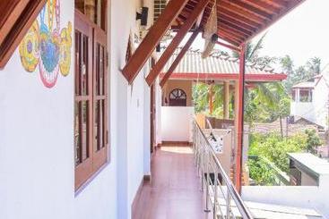 پانسیون Channa Villa & Tours