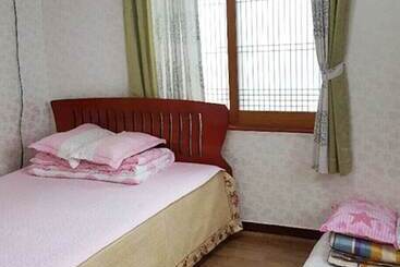 פנסיון Jeju Sunflower Guest House