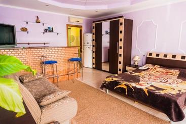 هاستل Guest House Naazove