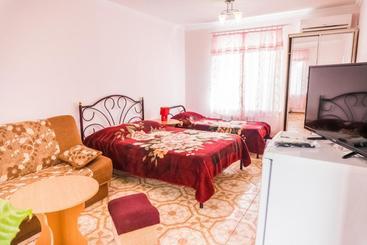 هاستل Guest House Naazove