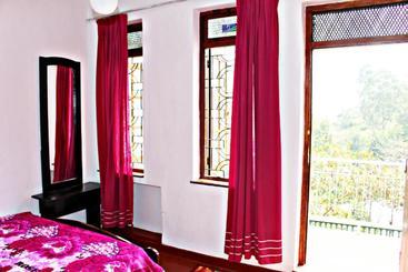 پانسیون Farah Guest Inn