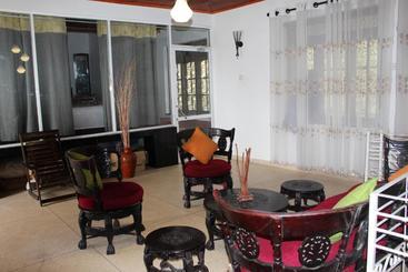 پانسیون Farah Guest Inn