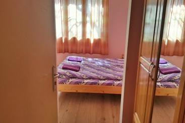 پانسیون Guest House Zora