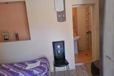 پانسیون Guest House Zora