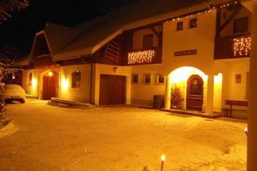 هتل Farm Košir