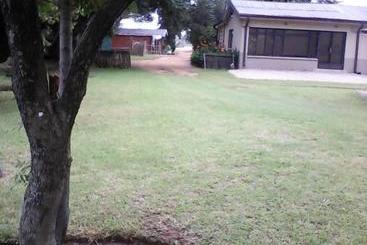 پانسیون Elephant Lodge Guesthouse