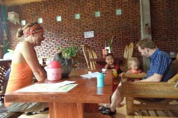 پانسیون Ida Guest House & Jungle Trekking