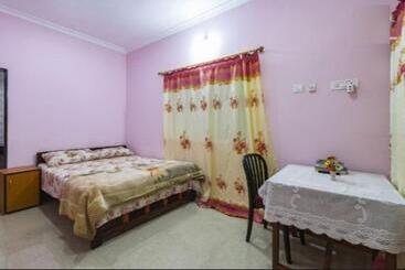 پانسیون Madrid Home 2 Min Walk To Beach