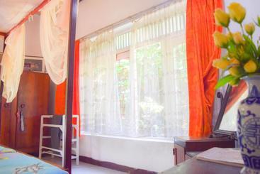 پانسیون Shammie Guest House