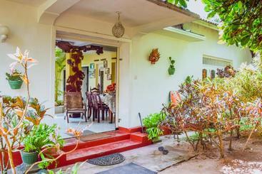 پانسیون Shammie Guest House