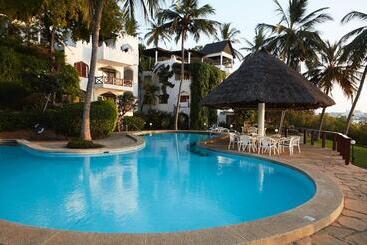 Tamarind Village Hotel Apartments